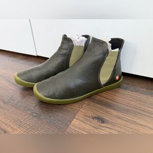 Softinos Women’s Itzi Chelsea Boot Military/Olive Green Size 38